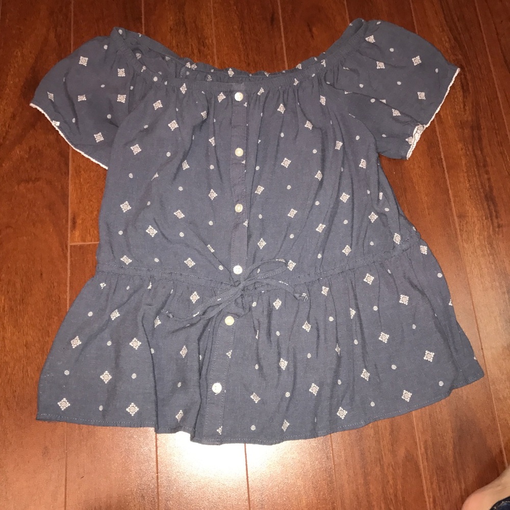 OFF THE SHOULDER ABERCROMBIE TOP